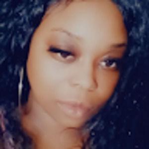 Meet your Posher, Monique